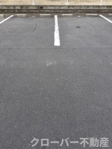 ラクーンズ　フィールド　Ｂの駐車場