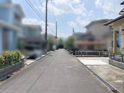 【前面道路含む現地写真】 | 四日市市桜花台２丁目 | 前面道路