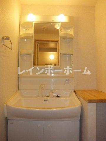 スクエアタワーの独立洗面台