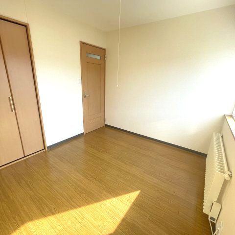 エトワール若山の洋室