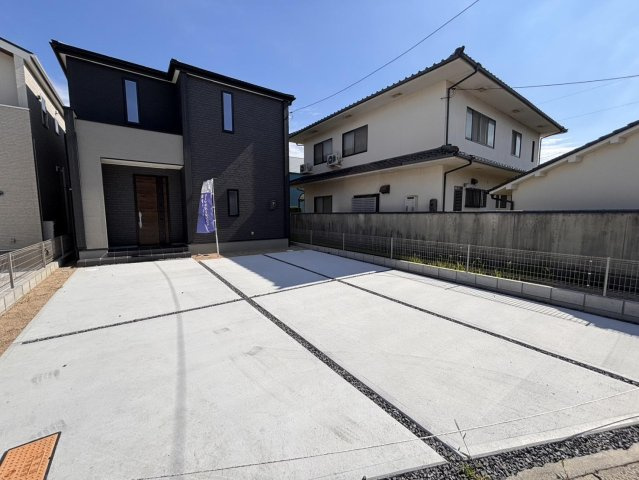 中区山崎　新築戸建ての前面道路含む現地写真
