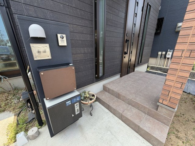 【セキュリティ】 | 和泉市黒鳥町3丁目戸建 | 宅配BOXございます！