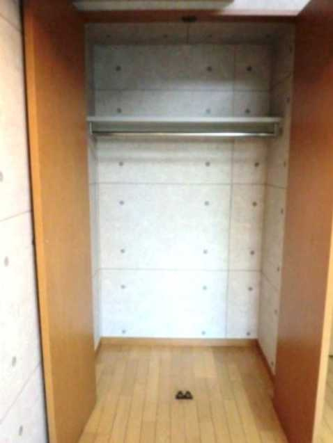 フェニックス三軒茶屋　駅近　分譲賃貸　バイク置き場の収納