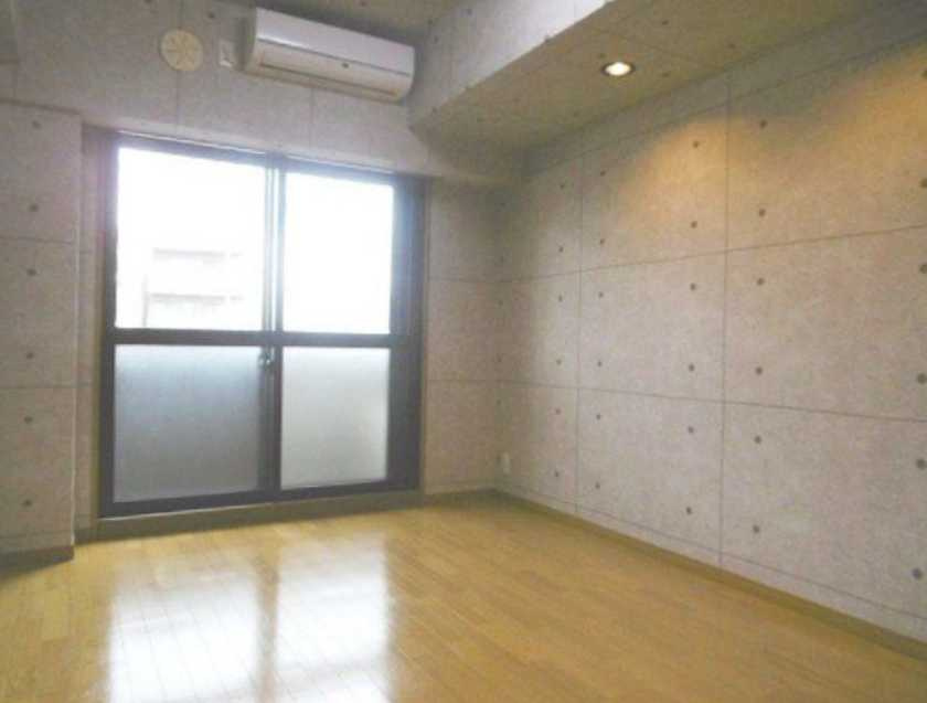 フェニックス三軒茶屋　駅近　分譲賃貸　バイク置き場の内装