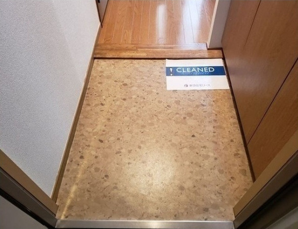 カーサグランデ本郷の玄関