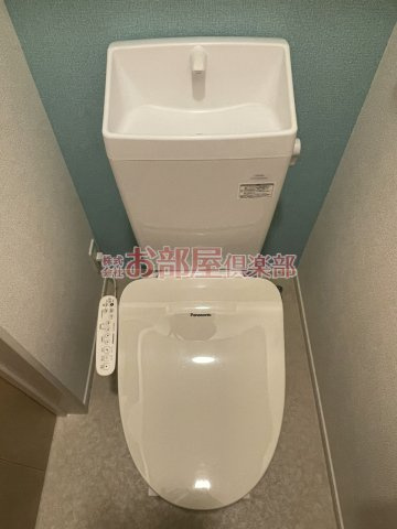 メゾン・ヴィラージュ　Ⅱ番館のトイレ|落ち着いた色調のトイレです