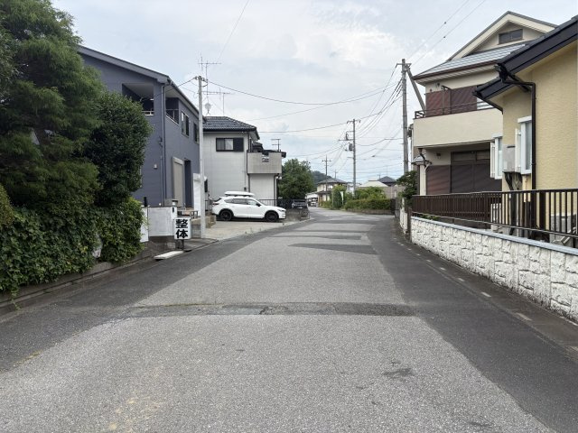 【前面道路含む現地写真】 | 嵐山町志賀第5　クレイドルガーデン　新築戸建　全1棟　1号棟