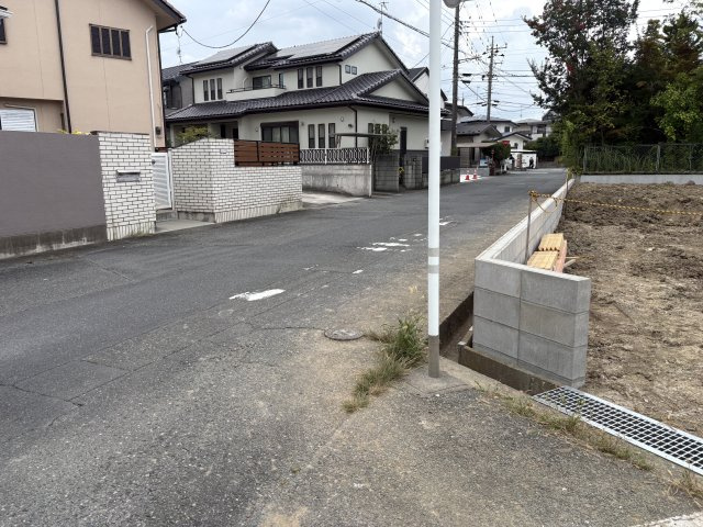 【前面道路含む現地写真】 | 嵐山町志賀第5　クレイドルガーデン　新築戸建　全1棟　1号棟