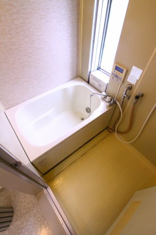 リバーサイド春日手の浴室