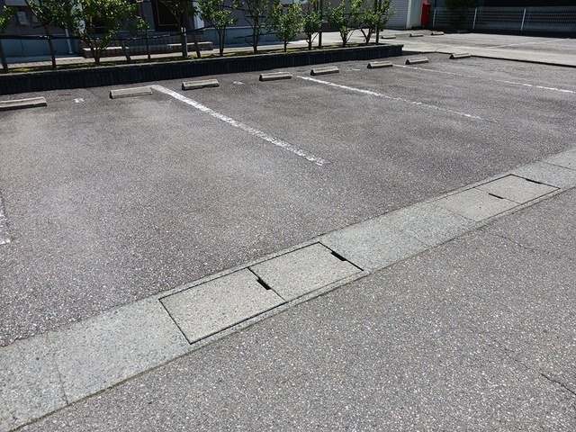 ハッピィーフィールドひまわり館の駐車場|駐車場に車を止められます