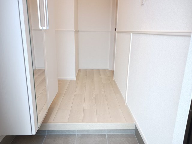 ジュエルＡの玄関|明るい玄関です