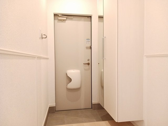Ｉネット１１Ａの玄関|収納もある玄関です