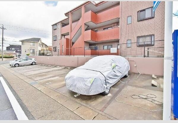 U・AVANCERの駐車場