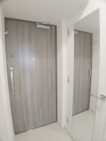 コンフォリア森下サウスの玄関