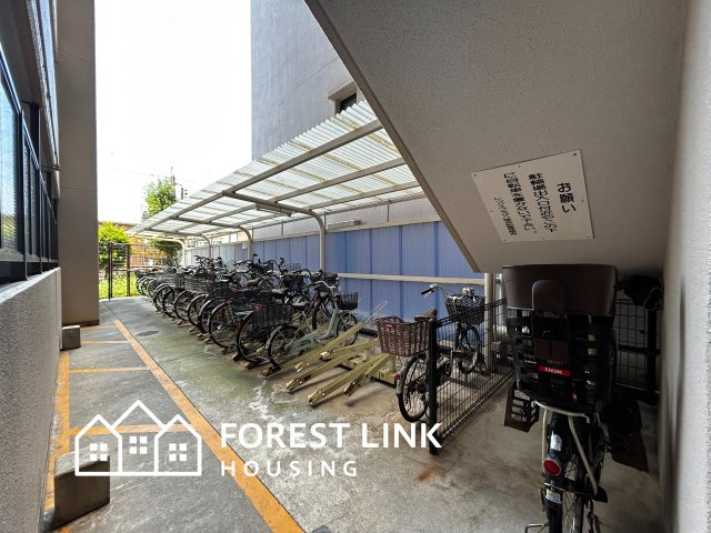 レックスプラザ八尾志紀の駐輪場