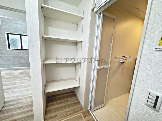 東村山市富士見町3丁目・全2棟　新築一戸建　2号棟の収納|洗面室収納