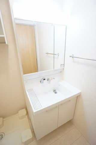 【独立洗面台】 | バードネイチャー　Ｅ棟 | ※同物件・同タイプの写真です