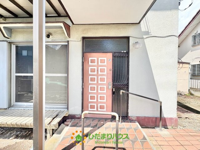 久喜市栗橋東5丁目　中古一戸建ての玄関|2026年8月14日　撮影