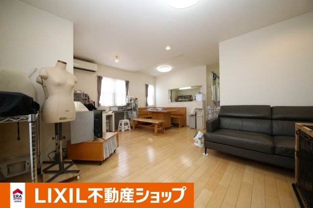 川口市小谷場中古住宅の居間・リビング|２階LDK