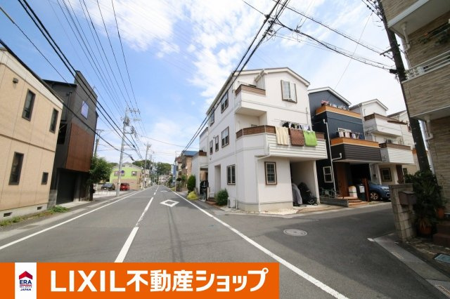 川口市小谷場中古住宅の前面道路含む現地写真|西側公道