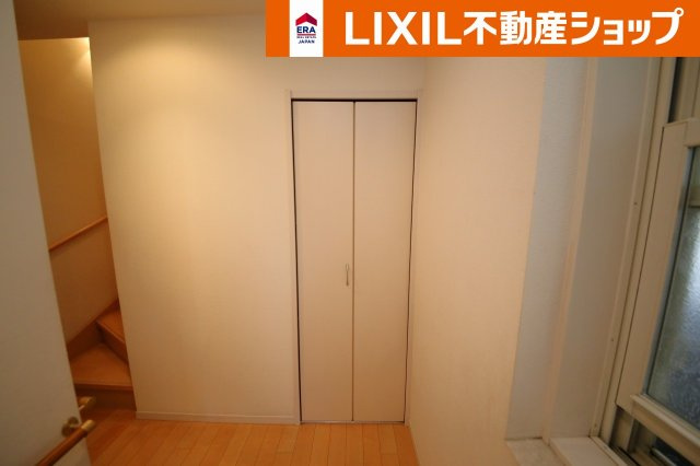 川口市小谷場中古住宅の収納|１階階段下収納
