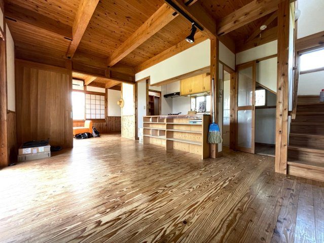 長生郡一宮町一宮　中古戸建の居間・リビング|2026年7月31日撮影