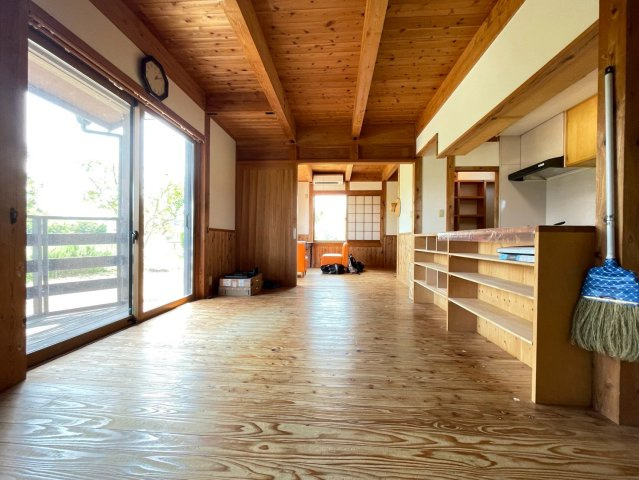 長生郡一宮町一宮　中古戸建の居間・リビング|2026年7月31日撮影