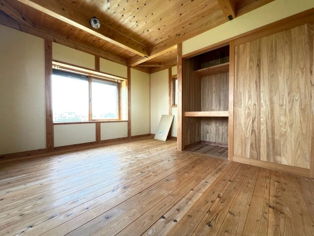 長生郡一宮町一宮　中古戸建の洋室|2026年7月31日撮影