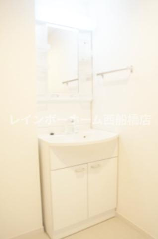リブリ・いちかわ新田の独立洗面台