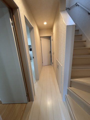 野田市宮崎　中古戸建　平成26年築の内装|1階廊下
