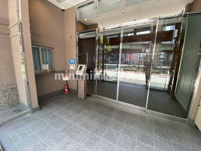 エスリード西本町のエントランス