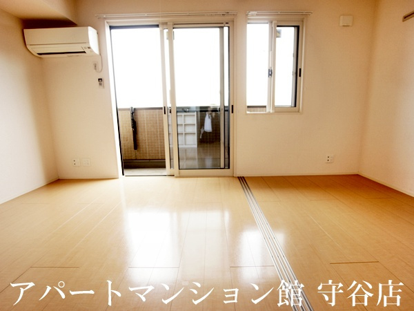 Bright oneの居間・リビング