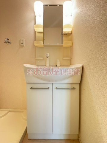 セジュール・パルティノスの洗面所|脱衣スペースもあります