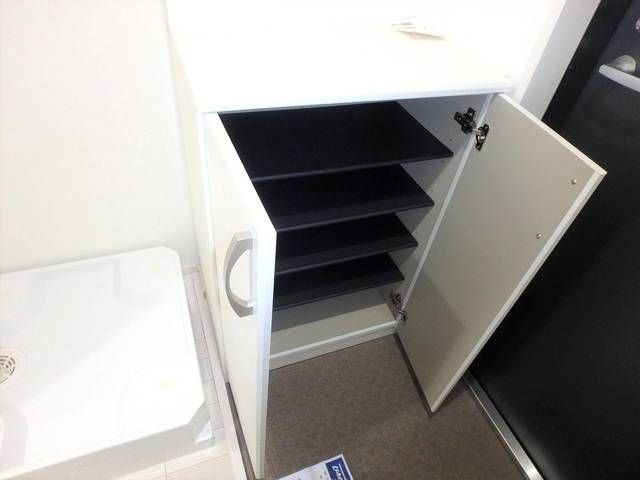 オーキッドプレイス立川の玄関