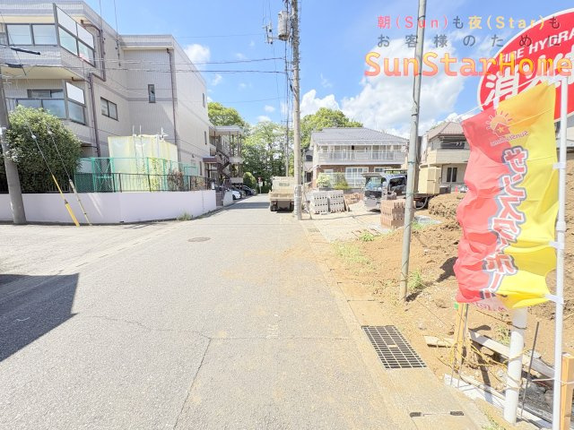 【サンスターホーム現地販売物件】羽村市栄町2丁目　オール電化新築戸建2号棟の前面道路含む現地写真