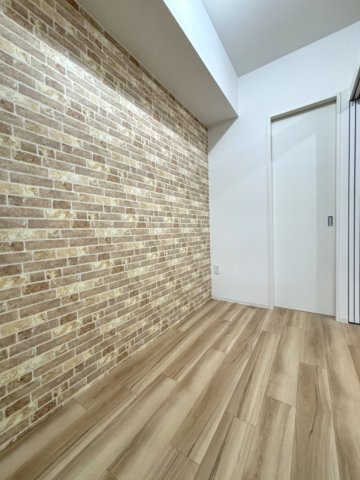 壁紙の色は部屋によって違います。