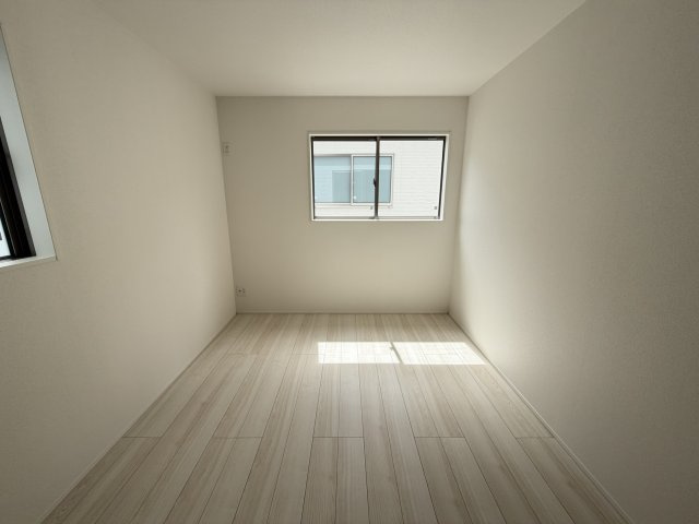 南城市大里稲嶺2期（全2棟）ラスト1号棟の洋室|1号棟　洋室6.75帖+収納付き♪