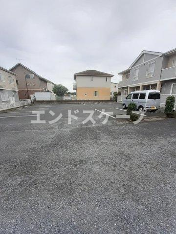 ソレアードＢの駐車場|高崎、前橋のお部屋探しはエンドスケープまで！お客様の理想お聞かせ下さい♪