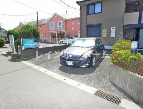 エントピアAの駐車場