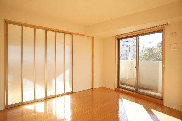墨田区菊川１丁目の賃貸マンションの寝室|洋室も明るい♪