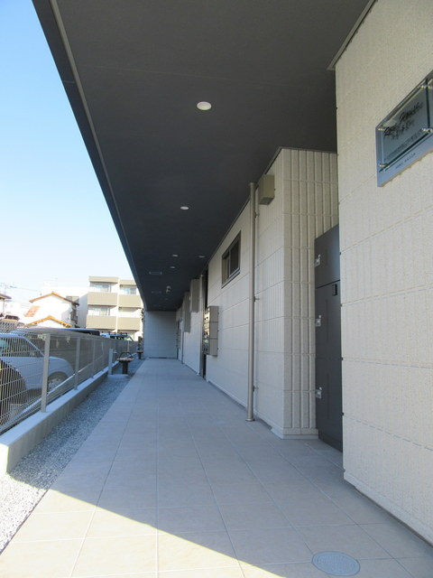 Rose House 与野本町のロビー