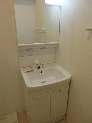川崎市麻生区高石２丁目のアパートの洗面所