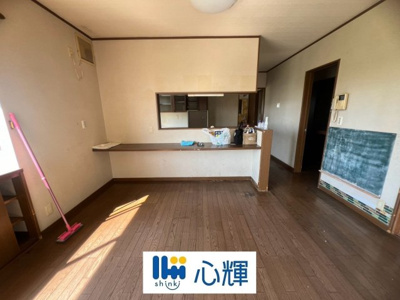 【居間・リビング】 | 宇部市西宇部南1丁目 中古住宅／5LDK・2階建