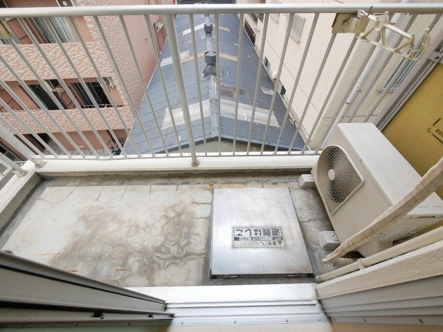 大阪市浪速区戎本町１丁目の賃貸マンションのバルコニー