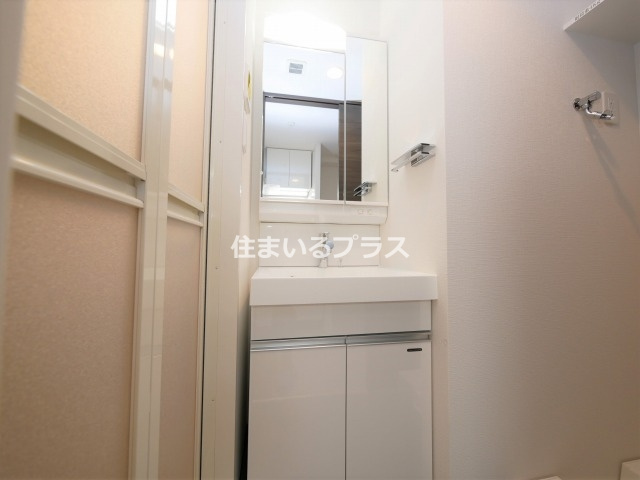 ジアコスモ京橋アクアの独立洗面台