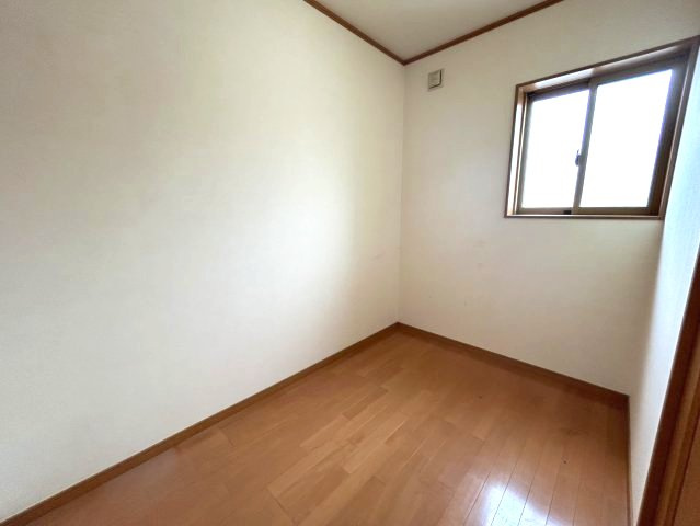 中古戸建　長野市稲里町中央三丁目の洋室|2階洋室