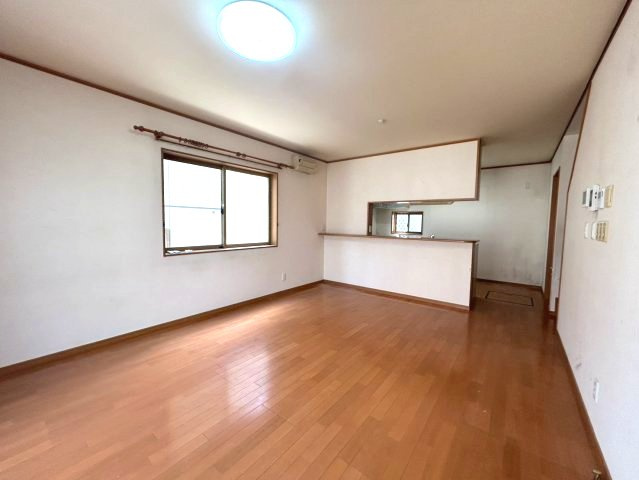 中古戸建　長野市稲里町中央三丁目の居間・リビング