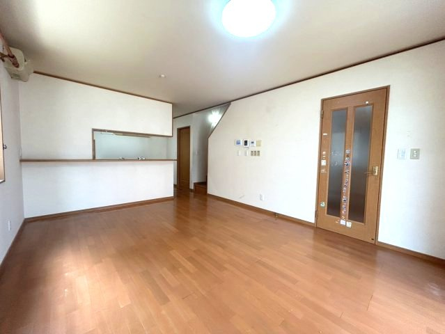 中古戸建　長野市稲里町中央三丁目の居間・リビング