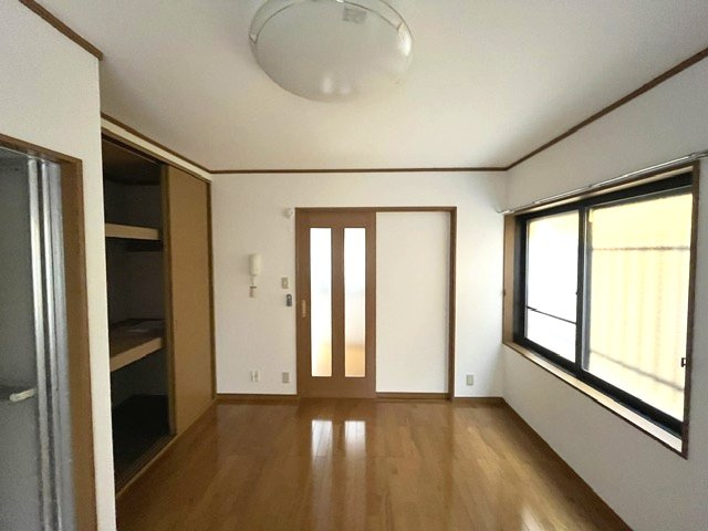 ソラーナ高円寺の居間・リビング|こちらの居間で趣味の時間をお楽しみください