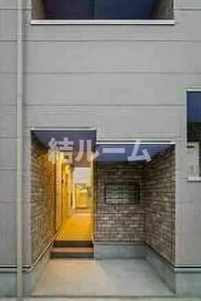 豊島区高松２丁目のアパートのエントランス